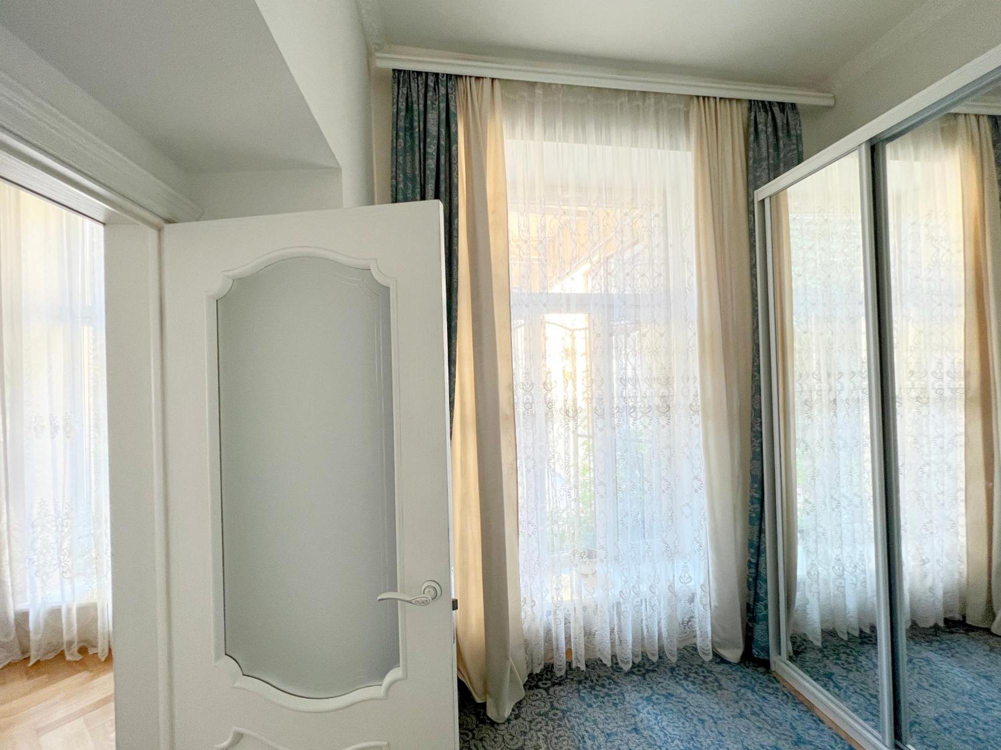Svitla Zatyszna: Cozy With Balcony Near Opera Apartment *